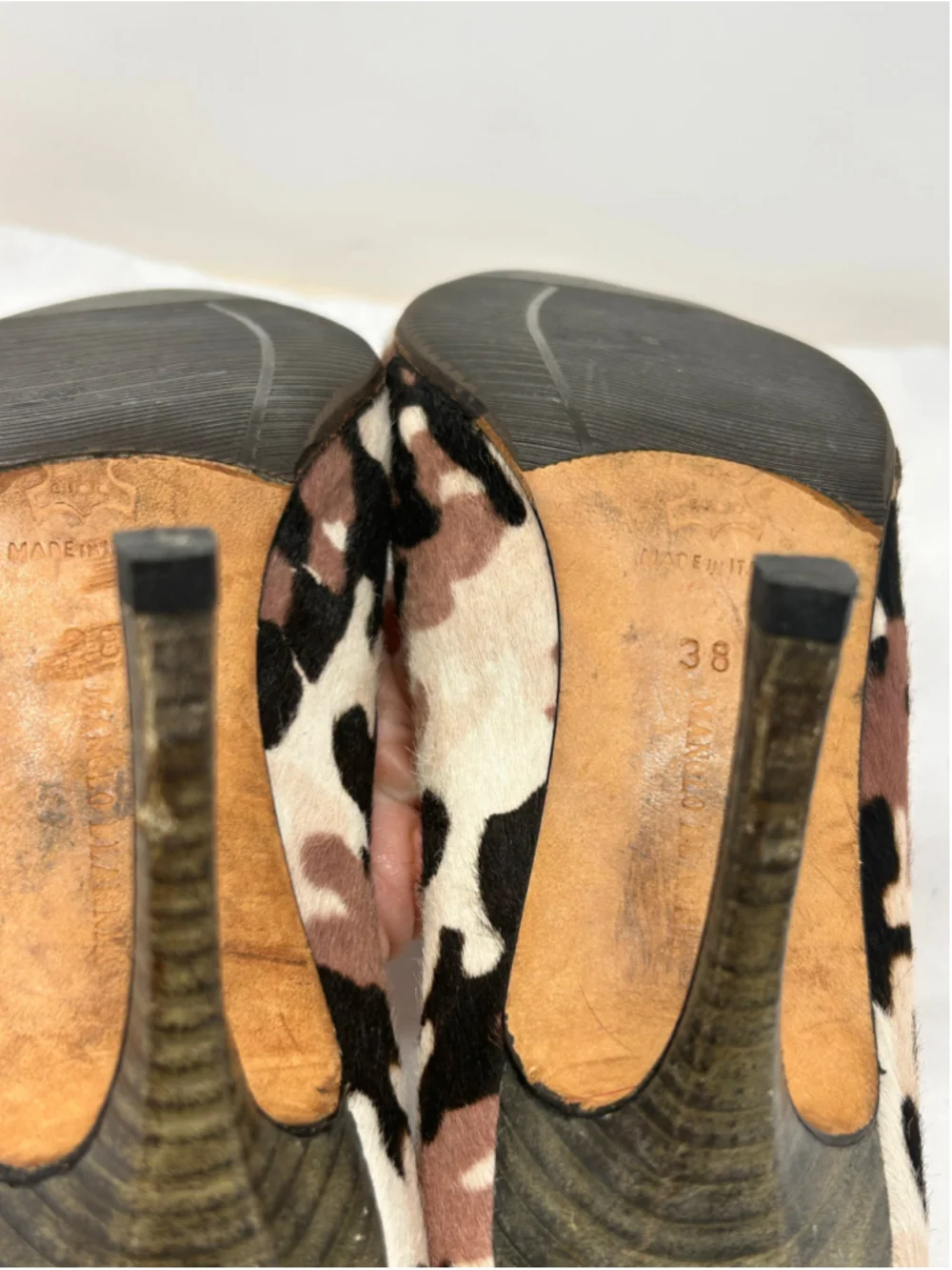 Manolo Blahnik Camouflage Pony Hair Peep Toe Pumps Heels EU 38 - Picture 9 of 10